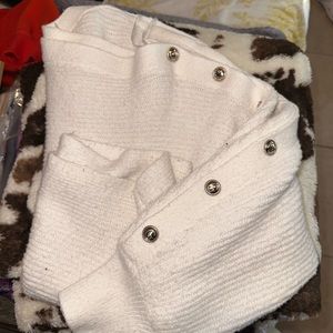 Guess sweater. Cream white color